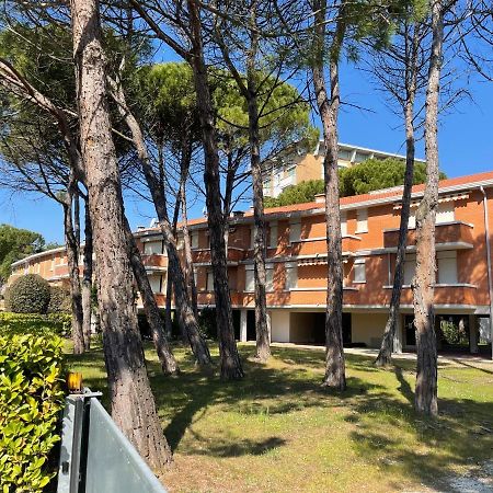 Twin Pine Trees Flats, Near Beach Bibione Extérieur photo